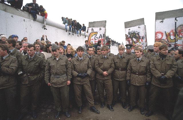 Cuff title worn by all ranks Grenztruppen der DDR with white letters on 